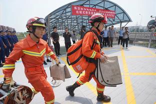 帕金斯：火箭应围绕申京建队 他能让身边的队友变得更好